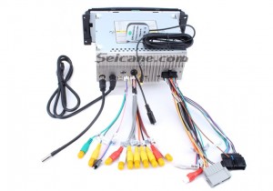 7. Connect the Seicane car radio to your original car radio 's plugs.